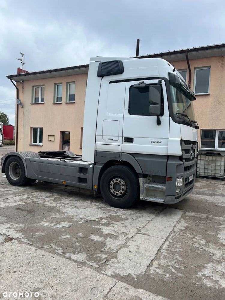 Mercedes-Benz actros - 2