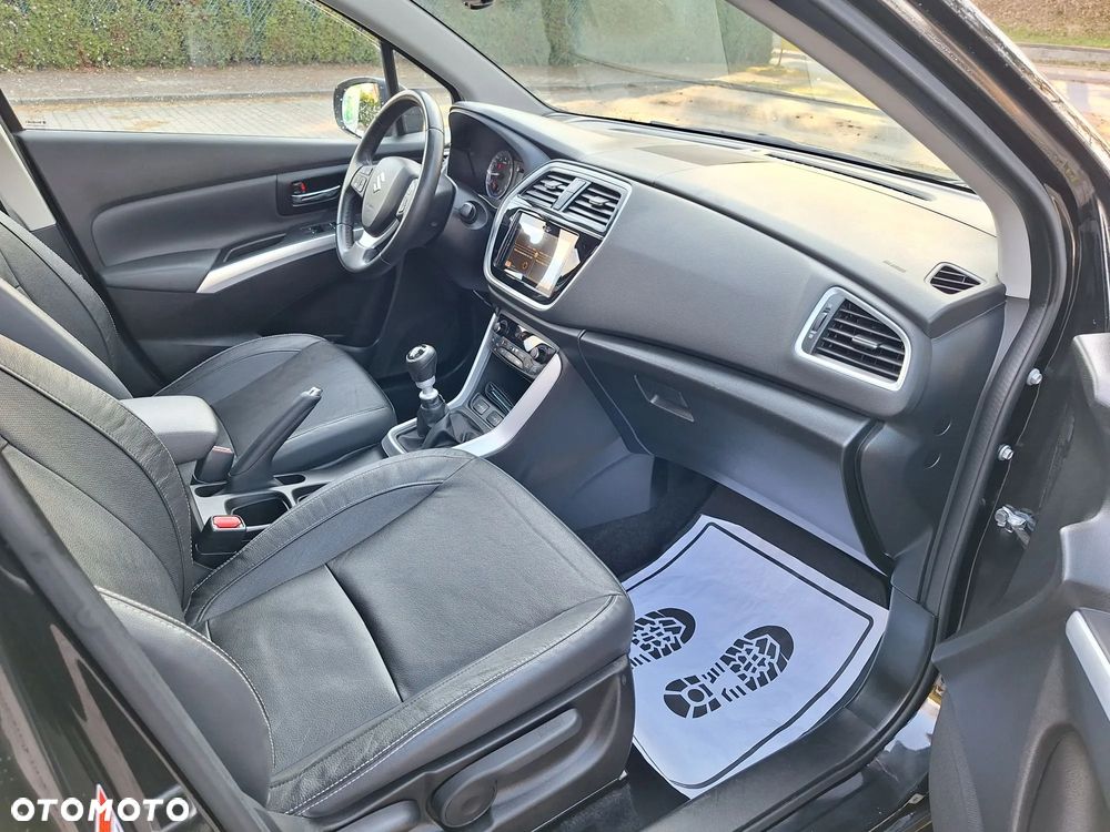 Suzuki SX4 S-Cross 1.4 T Premium - 13