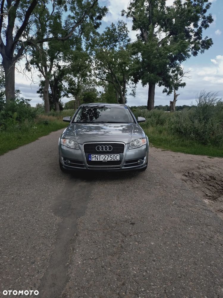 Audi A4 Limousine - 3