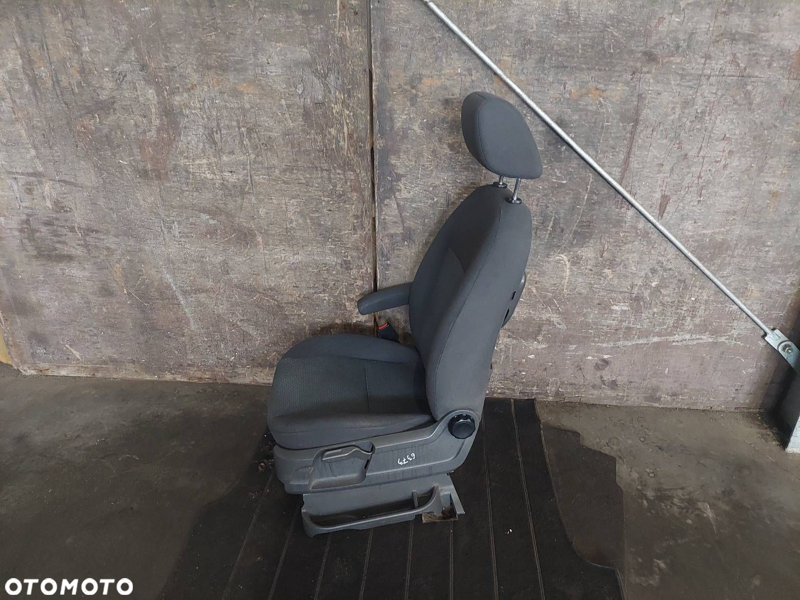 FOTEL LEWY PRZÓD KIEROWCY FORD C-MAX I - 4