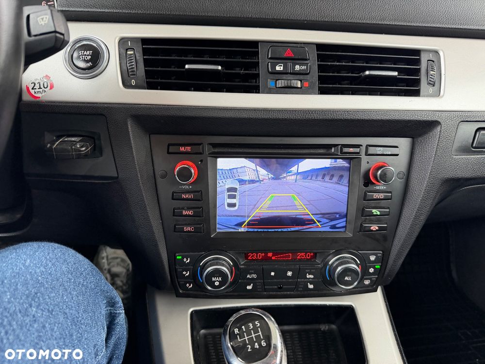 BMW Seria 3 318i - 5