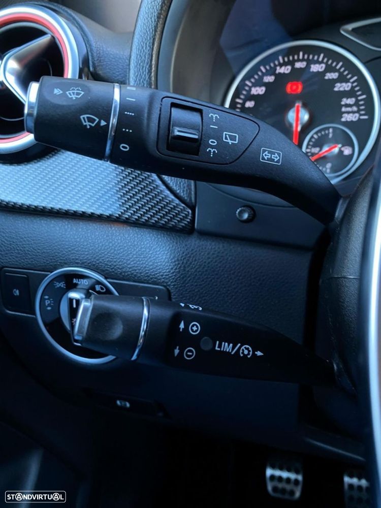 Mercedes-Benz B 180 d AMG Line - 12