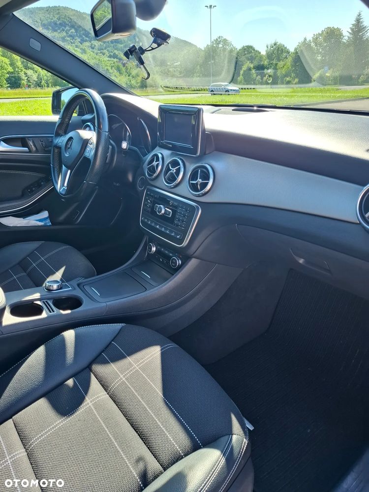 Mercedes-Benz GLA 250 7G-DCT - 20