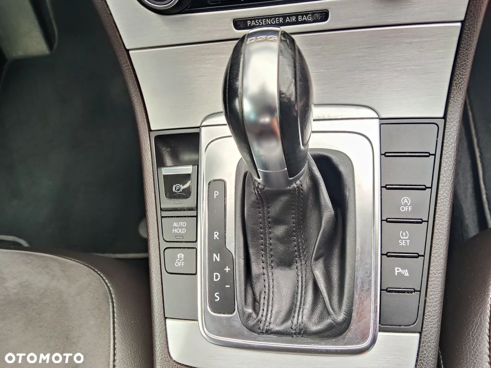 Volkswagen Passat 2.0 TDI DSG BlueMotion Technology Highline - 18