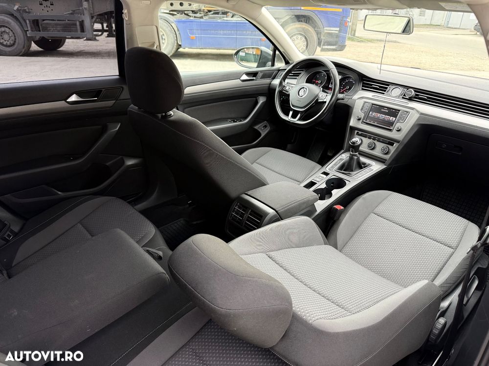 Volkswagen Passat 1.6 TDI Comfortline - 7