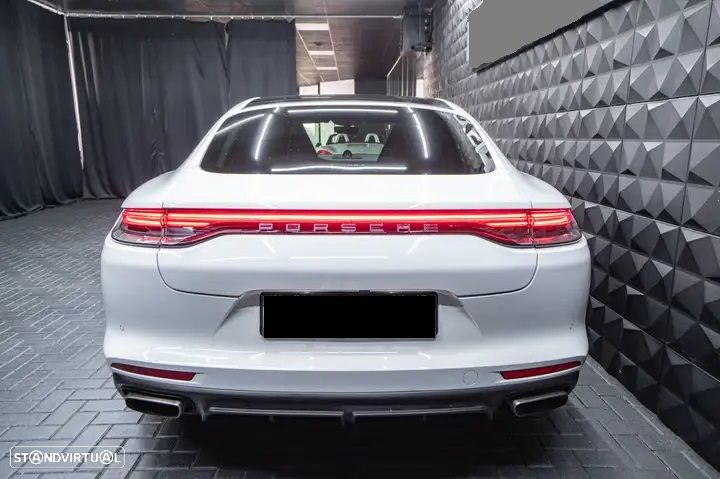 Porsche Panamera 4 E-Hybrid - 3