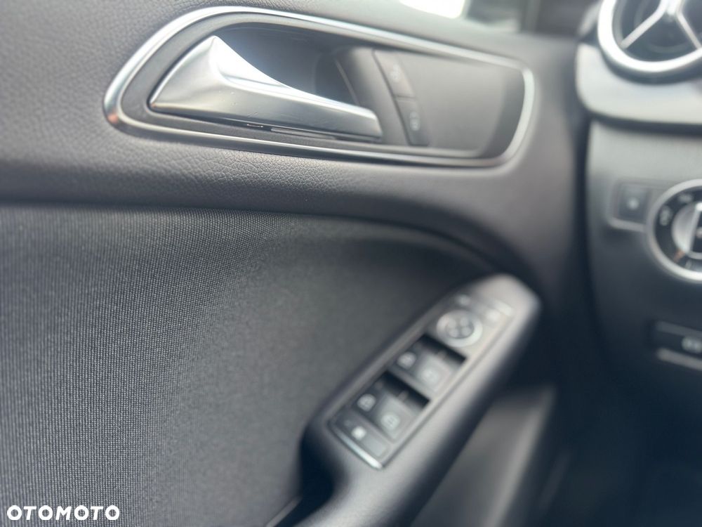 Mercedes-Benz Klasa B 180 BlueEFFICIENCY Edition Style - 17