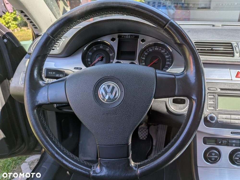 Volkswagen Passat 2.0 FSI Highline - 9