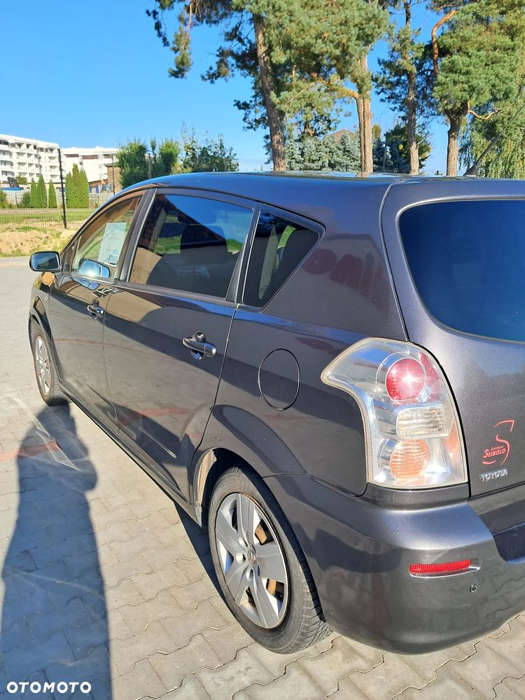 Toyota Corolla Verso - 11