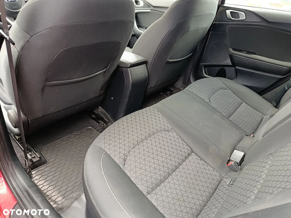 Kia Ceed 1.4 M - 11