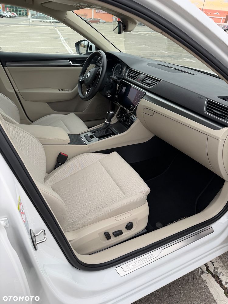 Skoda Superb 2.0 TDI Style DSG - 24