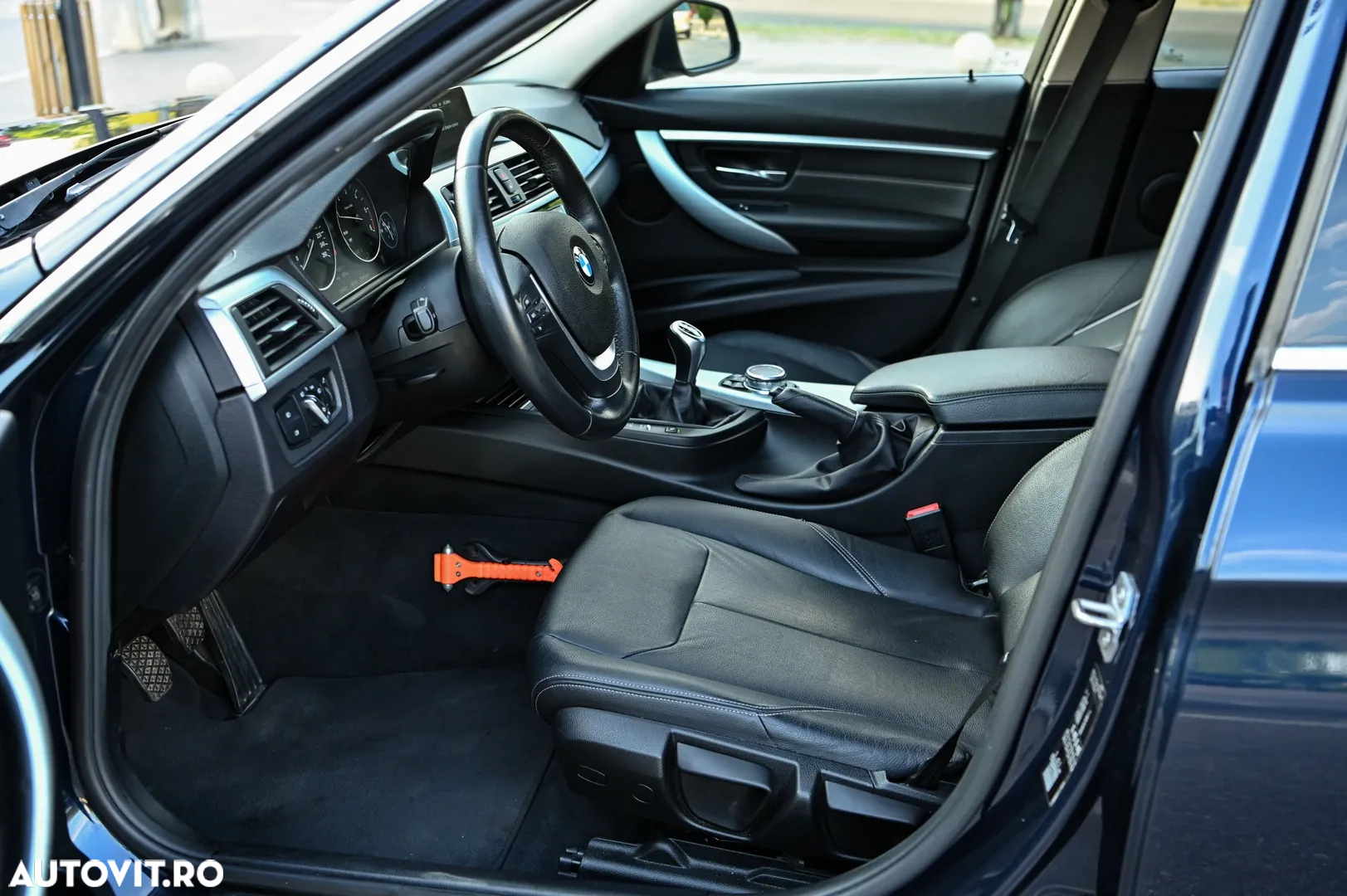 BMW Seria 3 318d Touring Luxury Line - 16