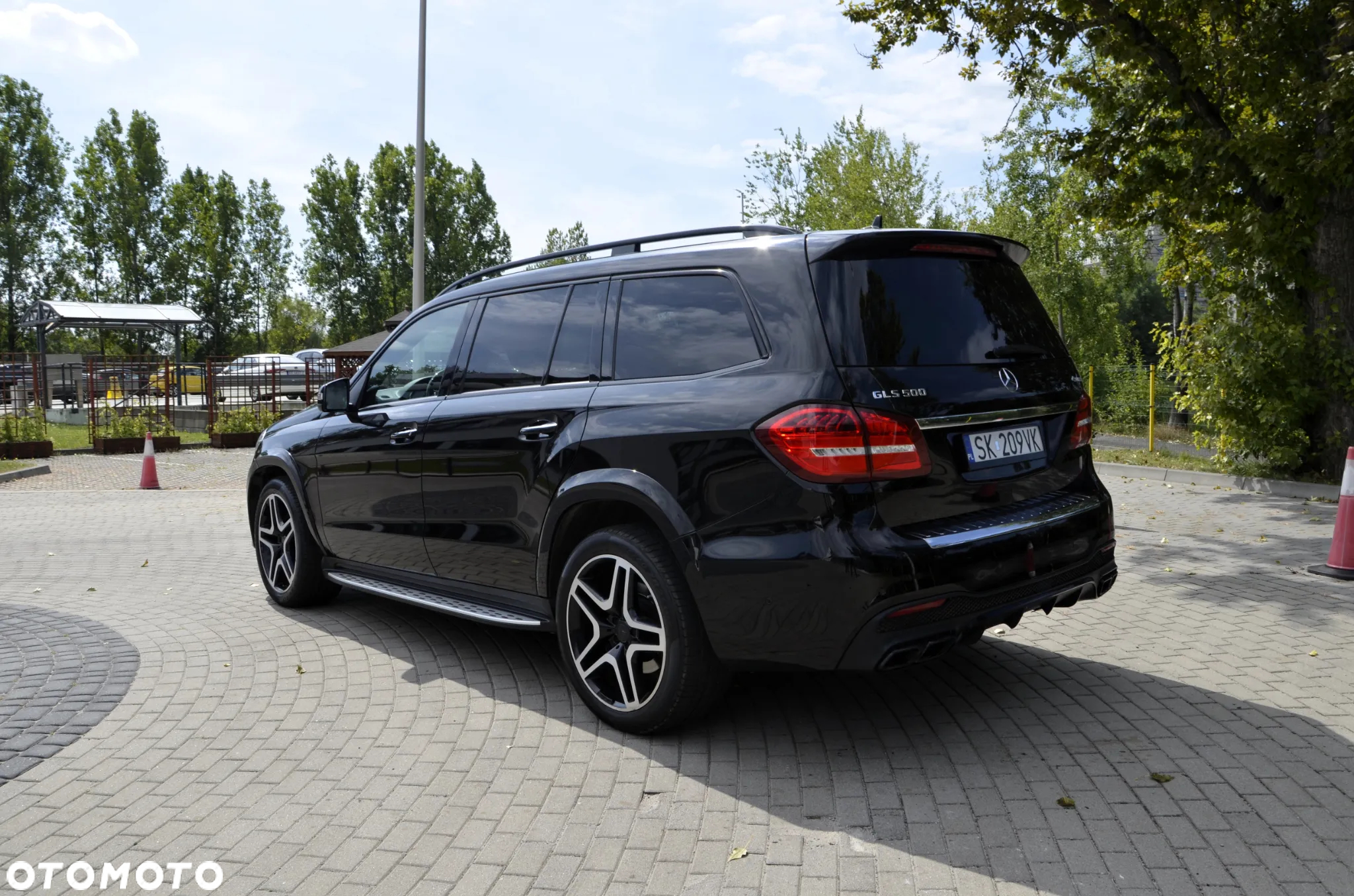 Mercedes-Benz GLS 500 4-Matic - 4
