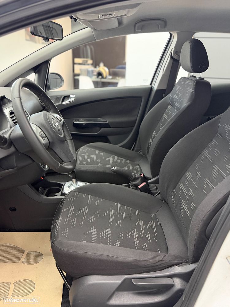 Opel Corsa 1.2 Cosmo Easytronic - 8