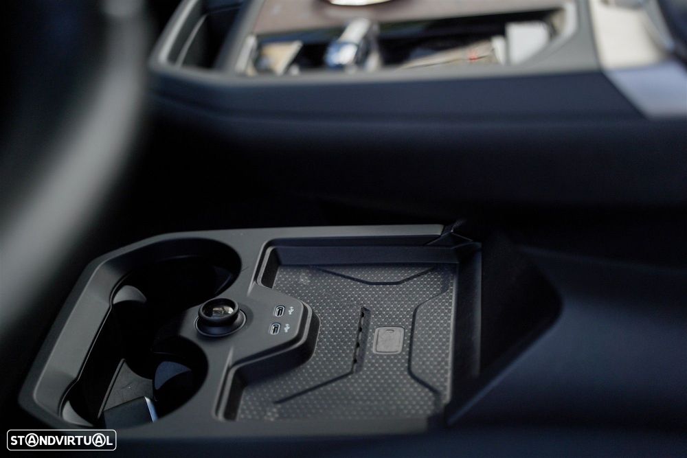 BMW iX xDrive 40 Pack Desportivo - 37