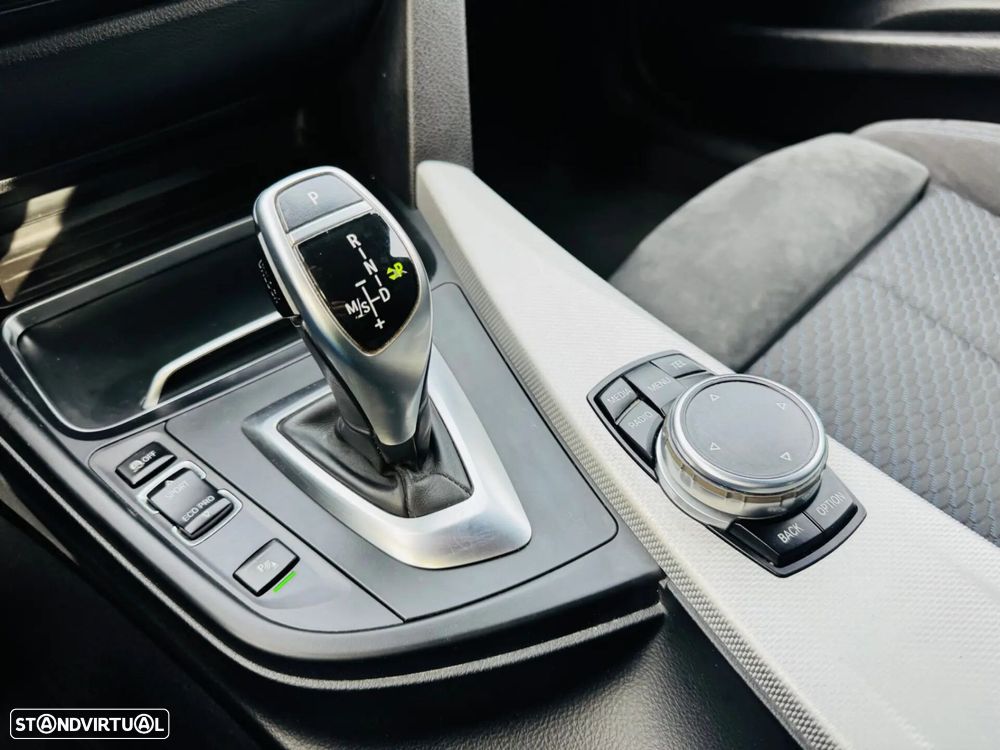 BMW 320 d Pack M Auto - 27