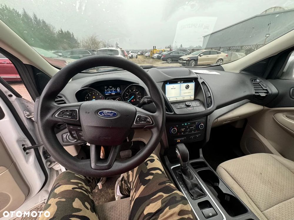 Ford Kuga - 11