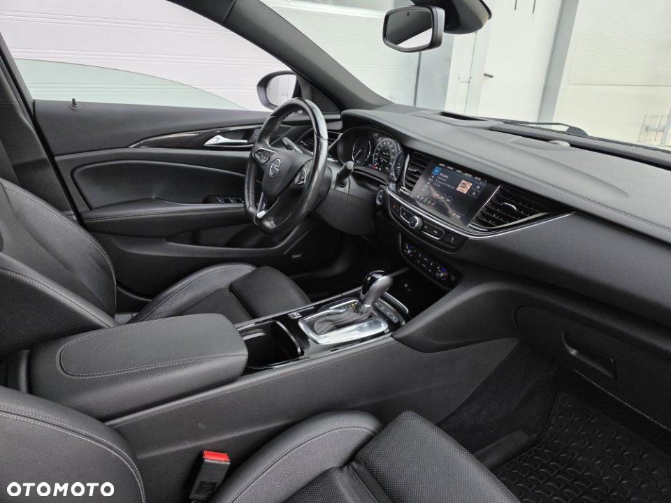 Opel Insignia - 23