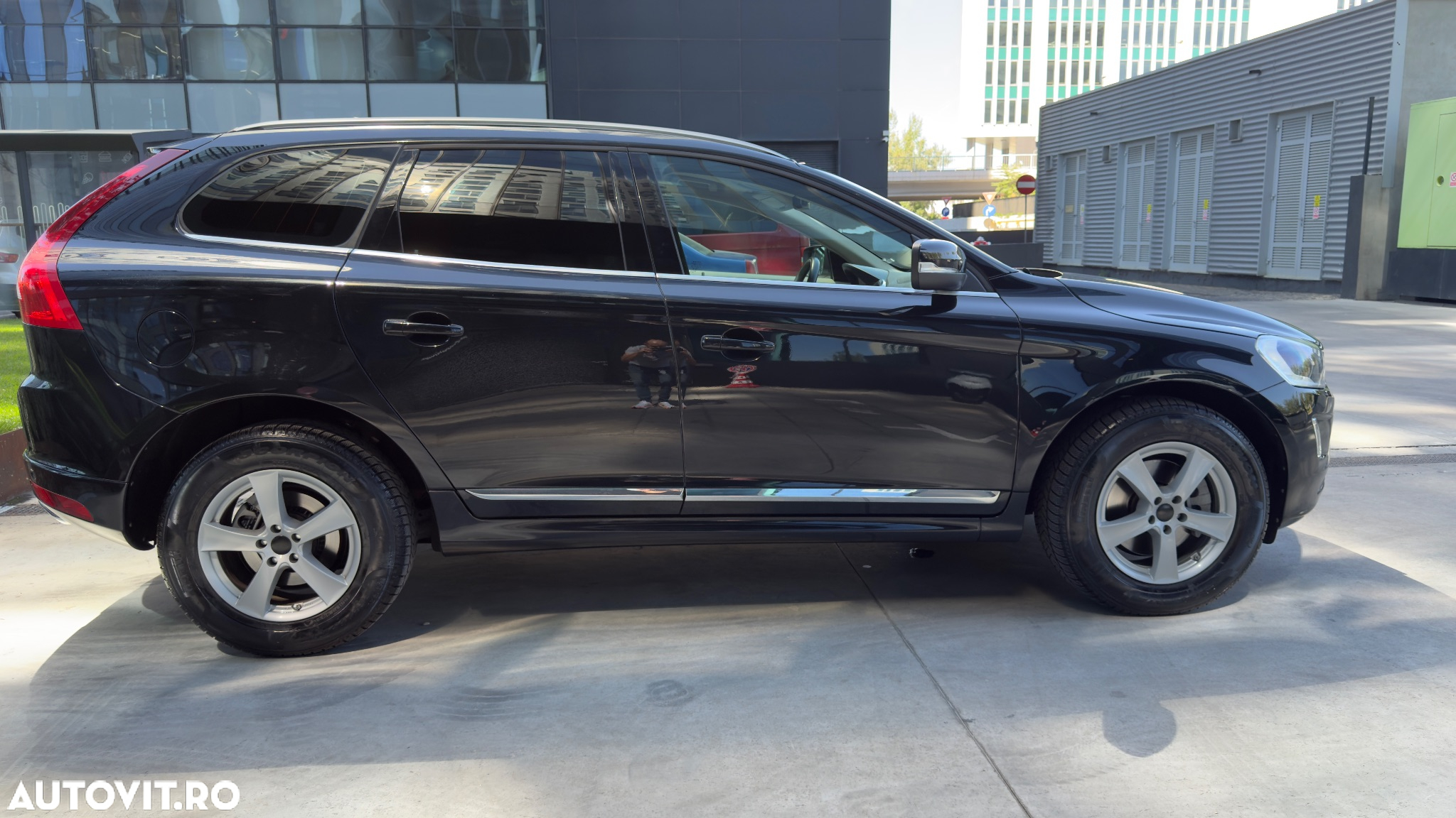 Volvo XC 60 D5 AWD Momentum - 8