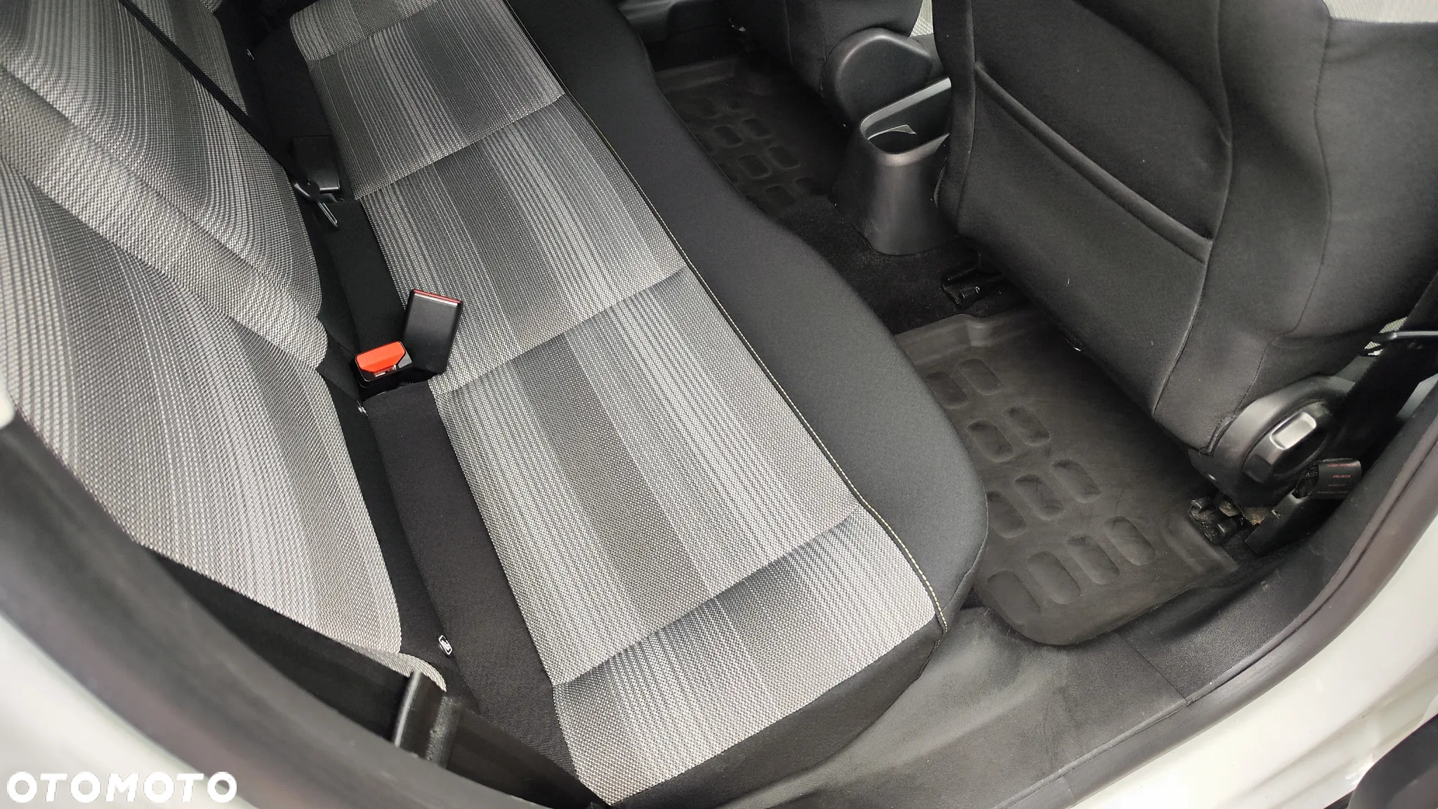 Citroën C3 1.2 PureTech Exclusive - 24