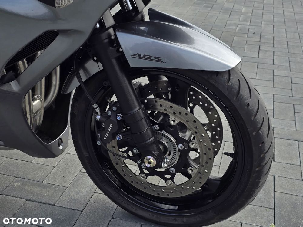 Suzuki GSX - 29