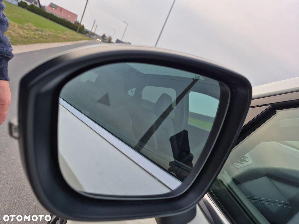 Nissan Qashqai 1.3 DIG-T 4x4 MHEV Xtronic N-Design - 24