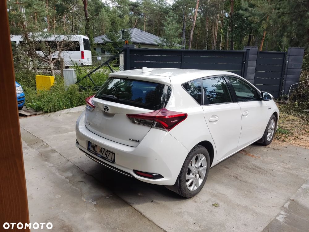 Toyota Auris Hybrid 135 Premium - 3