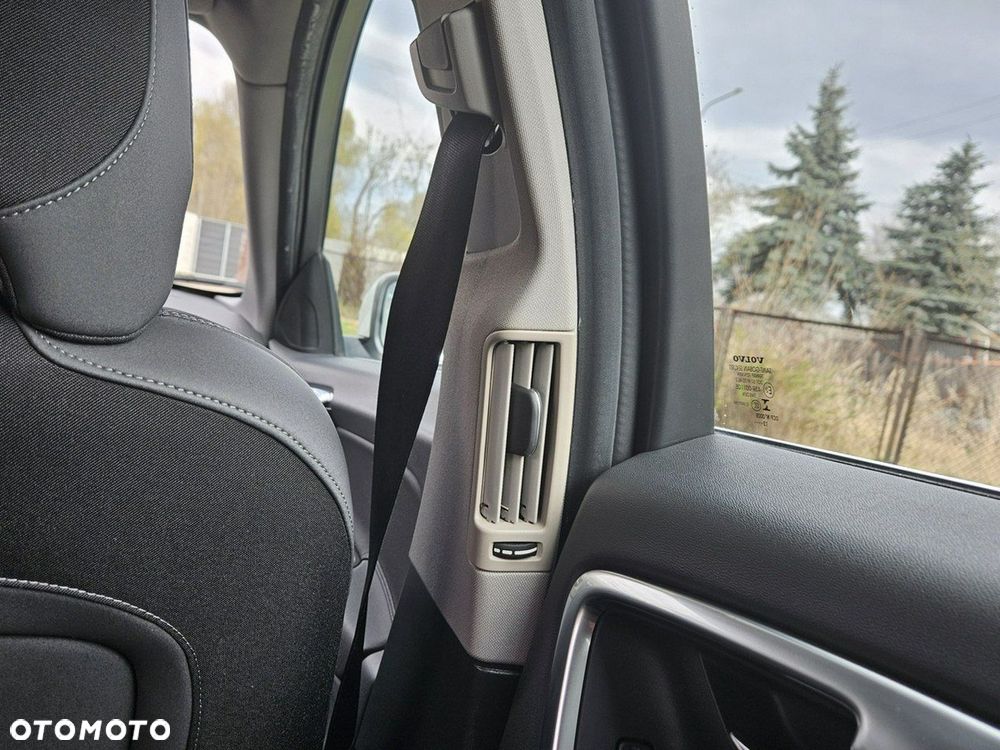 Volvo V60 D3 Geartronic Momentum - 20