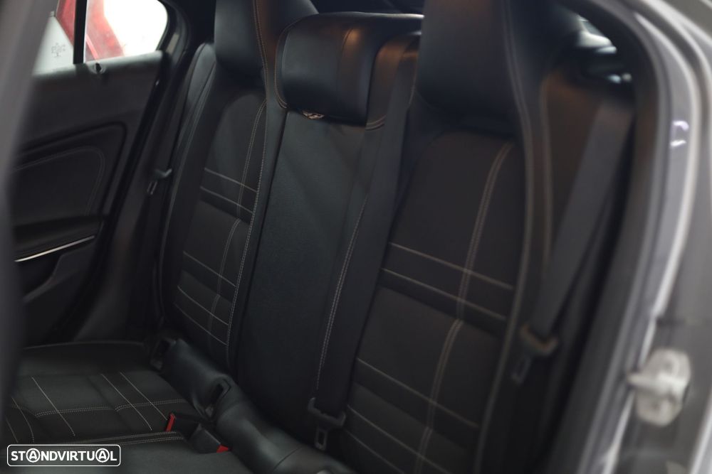 Mercedes-Benz A 160 d - 25