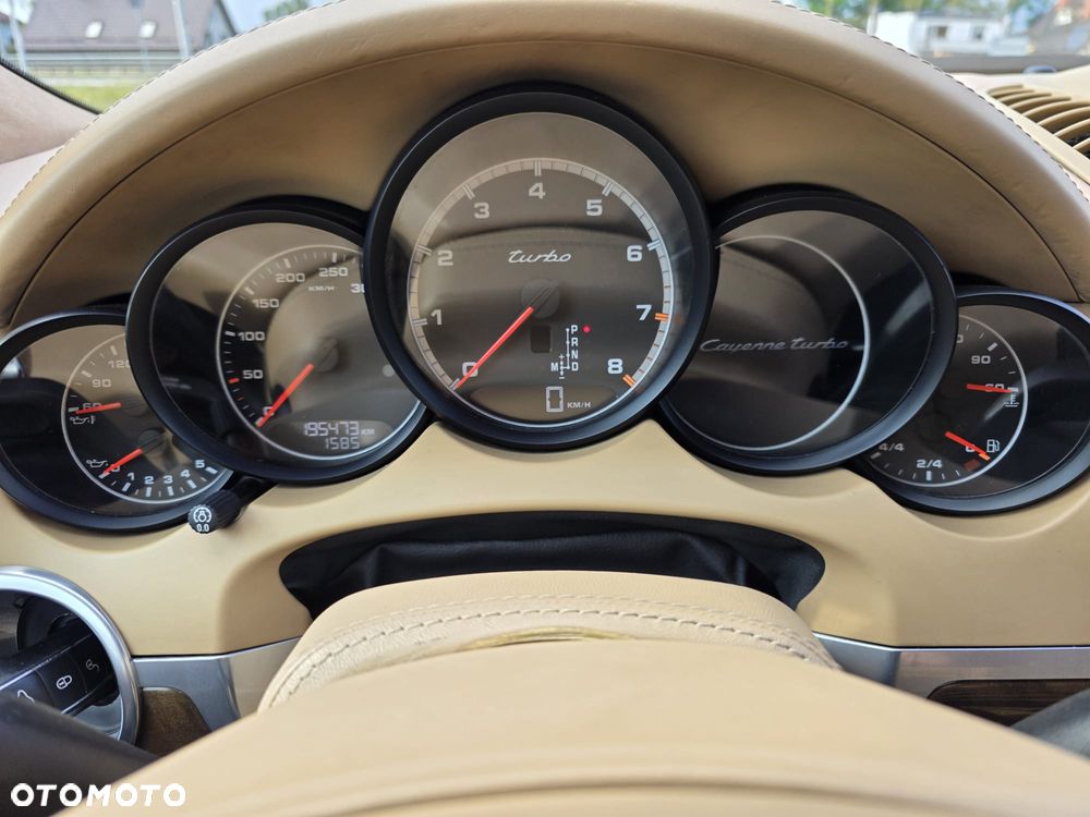 Porsche Cayenne - 9