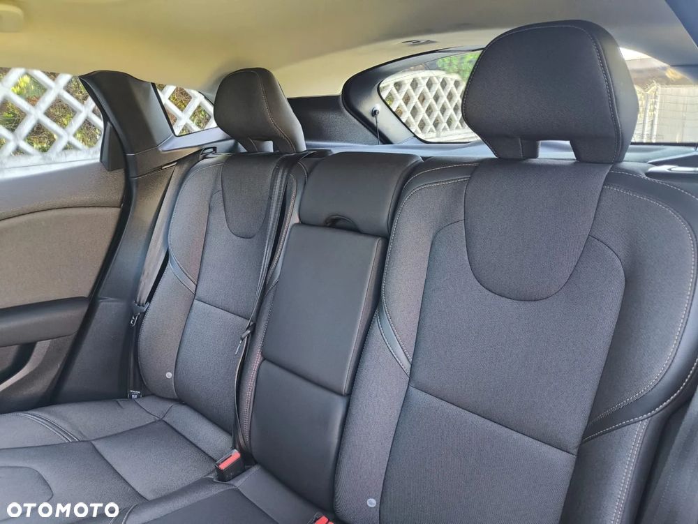 Volvo V40 D3 Momentum - 23