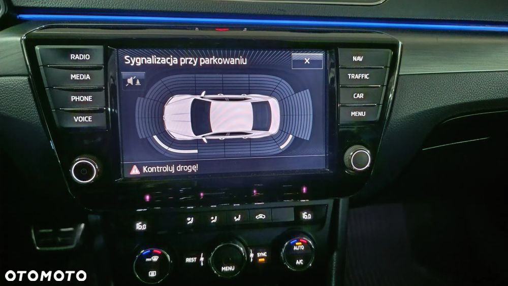 Skoda Superb 2.0 TDI DSG L&K - 32