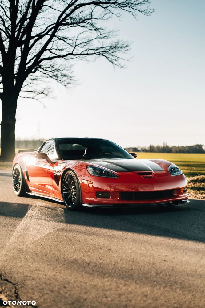 Chevrolet Corvette - 16