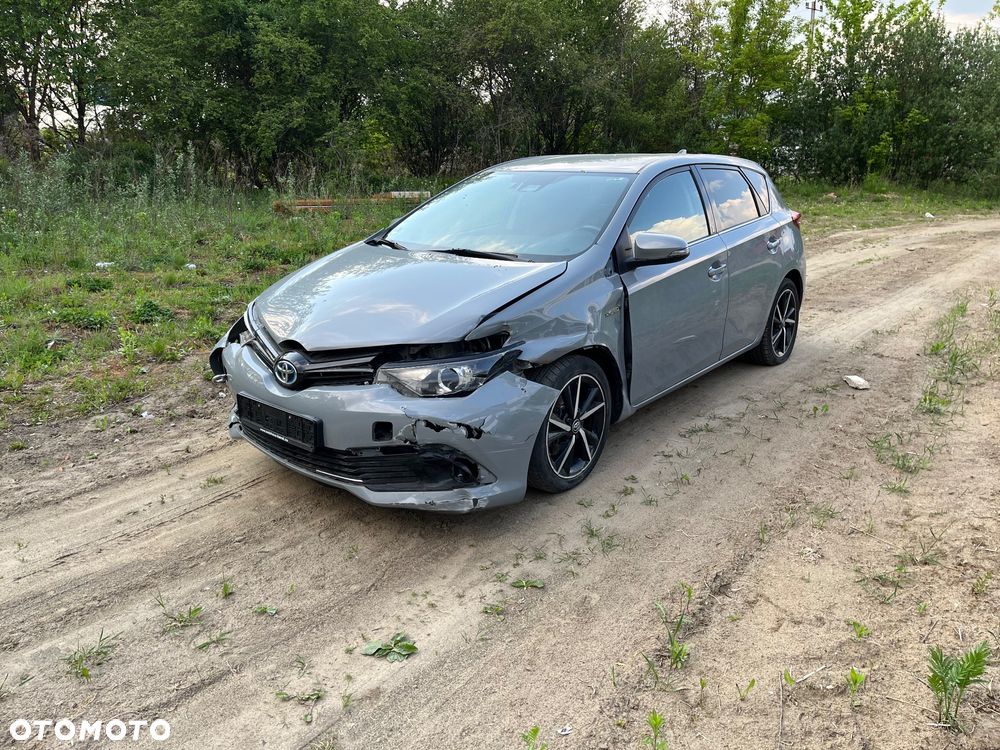 Toyota Auris 1.8 HSD Luna - 1