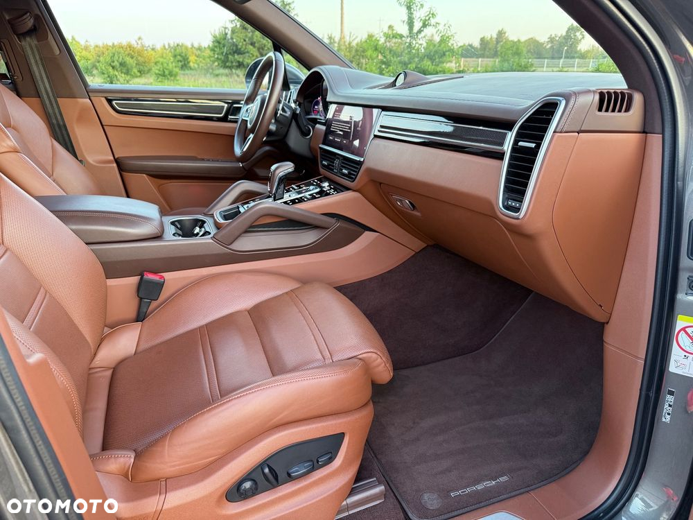 Porsche Cayenne E-Hybrid Platinum Edition - 15