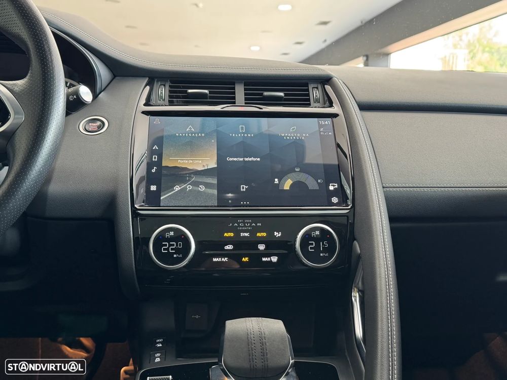 Jaguar E-Pace 1.5 P300e R-Dynamic HSE AWD Aut. — fotografia 30