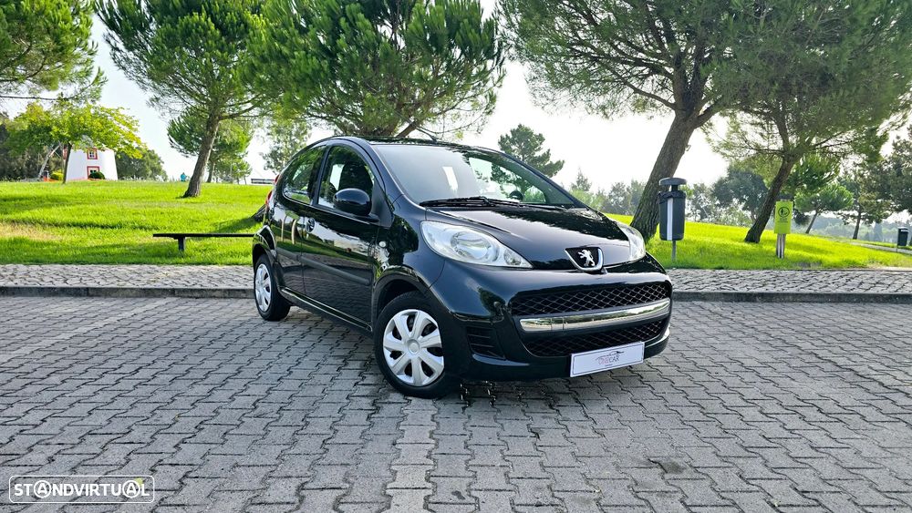 Peugeot 107 1.0 Urban - 1