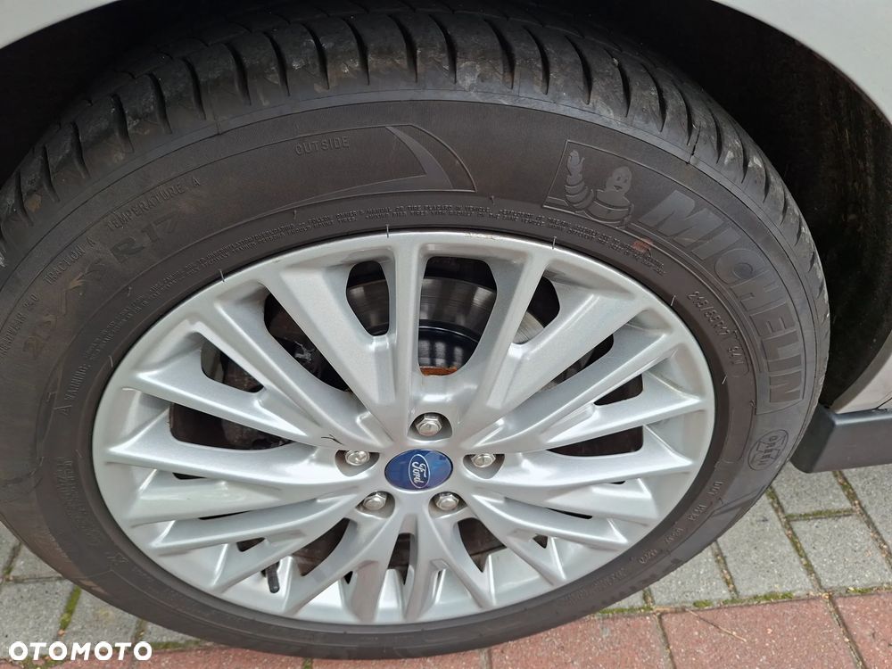 Ford Grand C-MAX - 28