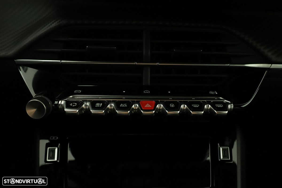 Peugeot 2008 1.2 PureTech Allure EAT8 - 13