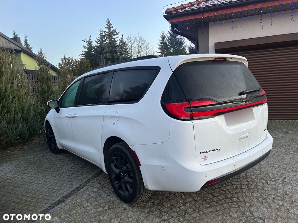 Chrysler Pacifica - 15