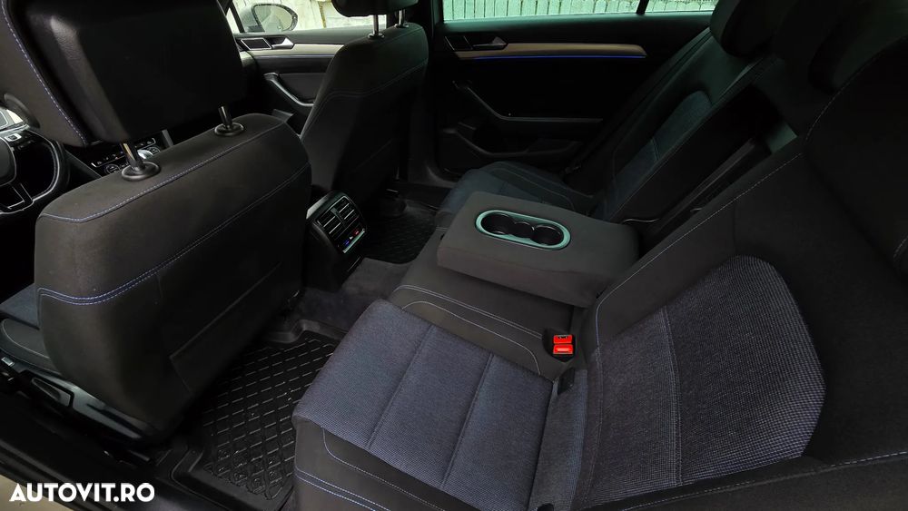 Volkswagen Passat - 9