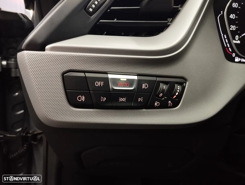 BMW 216 d Advantage — fotografia 16