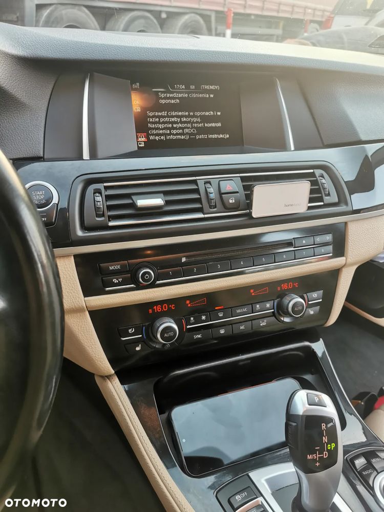 BMW Seria 5 518d - 14