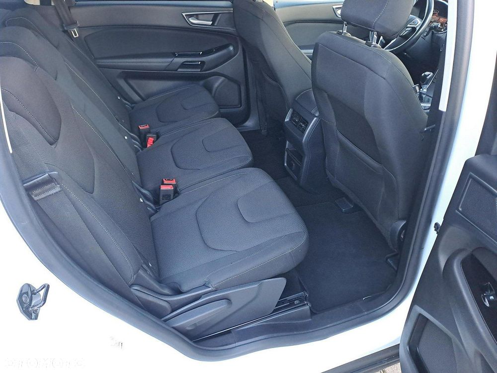 Ford S-Max - 13