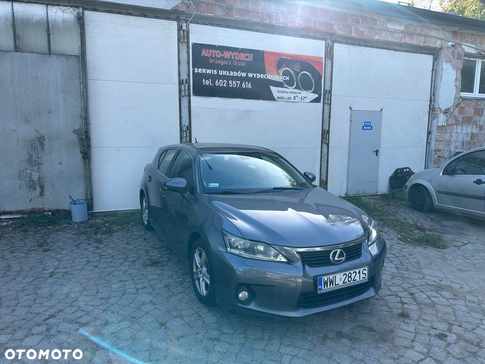 Lexus CT - 9