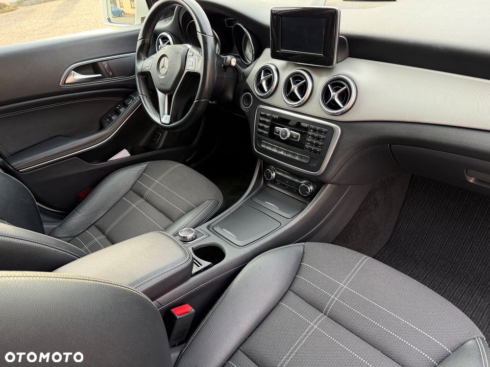 Mercedes-Benz CLA 220 d 7G-DCT AMG Line - 8