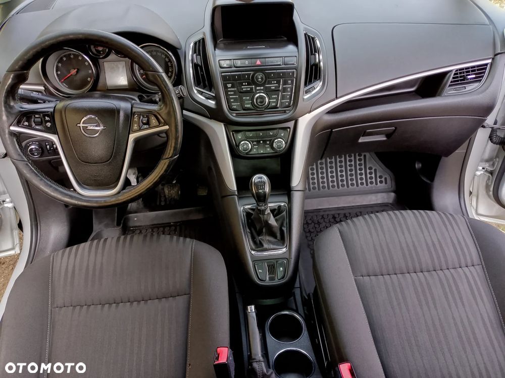Opel Zafira - 9