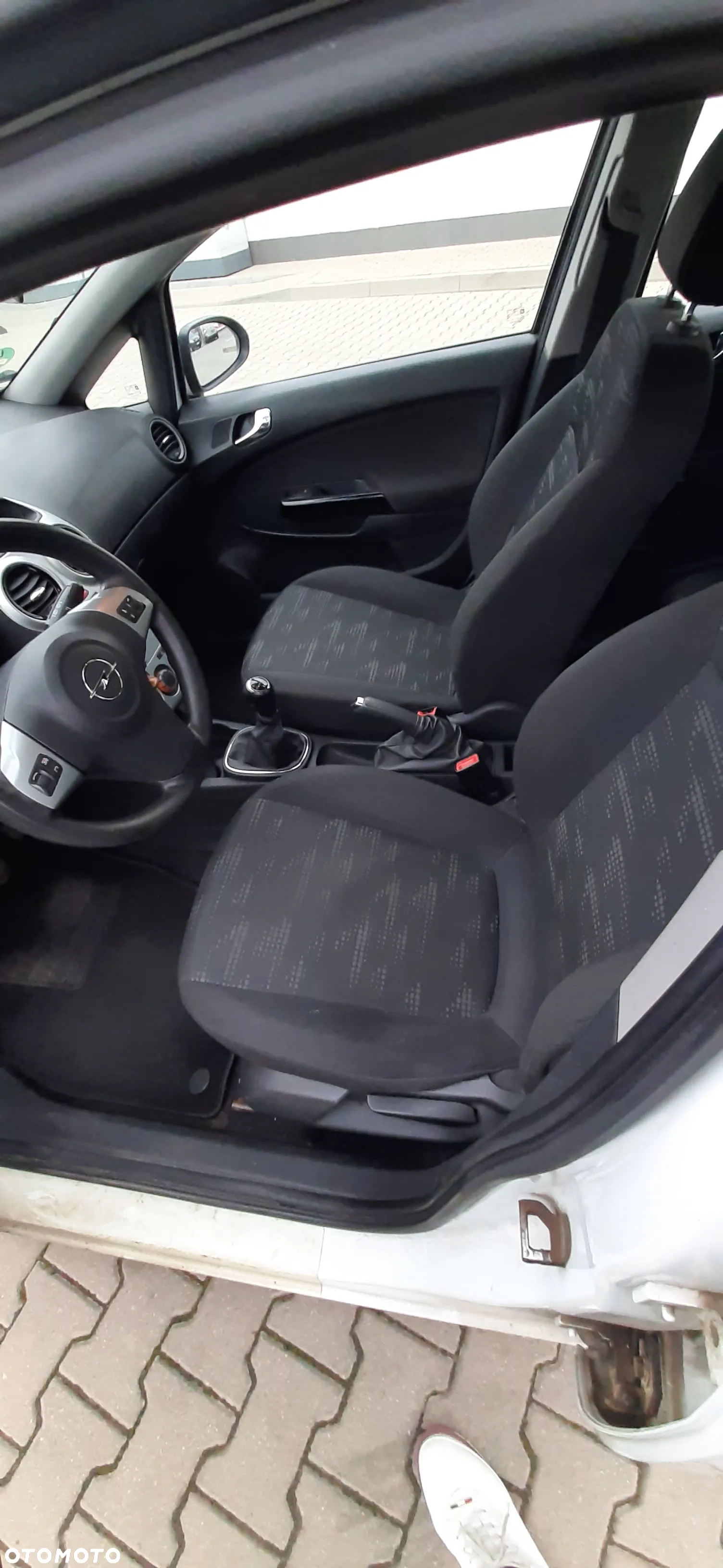Opel Corsa 1.4 16V Active - 6