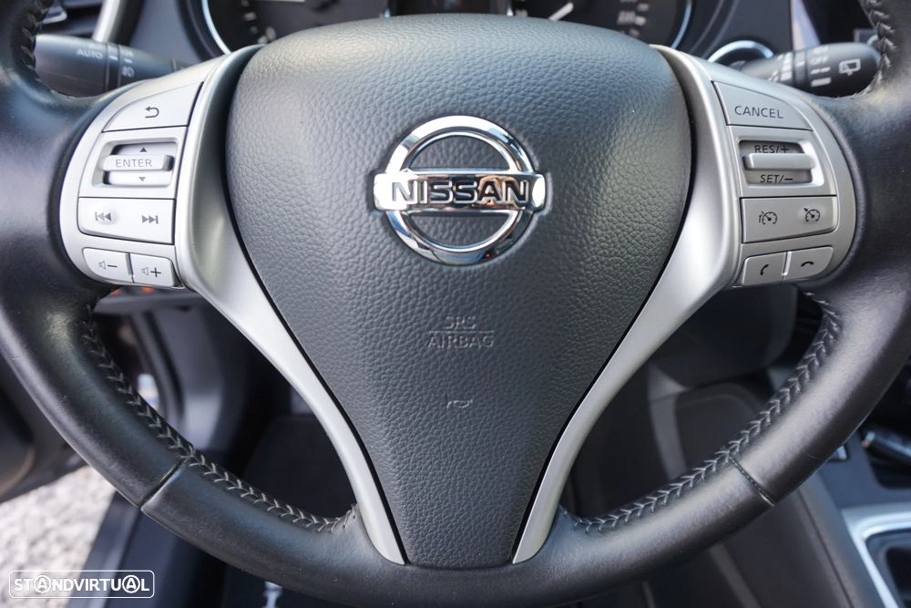 Nissan Qashqai 1.5 dCi N-Connecta 18 - 39