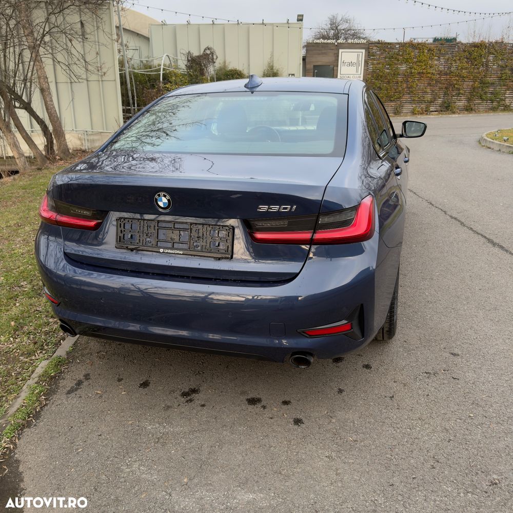 BMW Seria 3 330i AT - 6